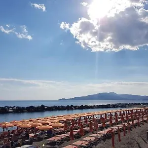 Silenzioso Comodo Alle Spiagge E Stazione Ferroviaria Lavagna