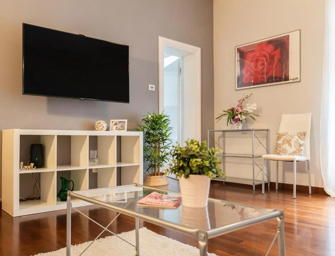 Apartment 8 Home Rome
